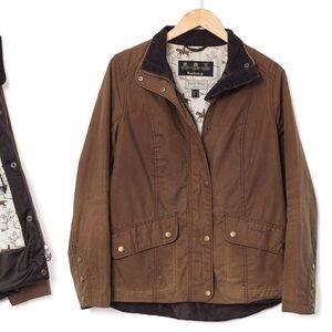Barbour x Emily Bond Horse
Print Ferndown Wax Jacket - UK
16 (US 12)